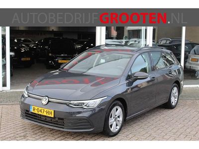 Grijs Occasion 2022 VW Golf VIII Life Stationwagen | € 13.888 (Eerlijke prijs)