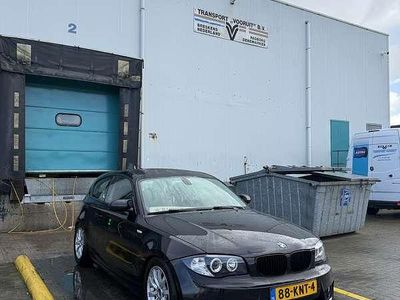 Zwart Gebruikt 2010 BMW 118 Hatchback | € 6.000 (Eerlijke prijs)