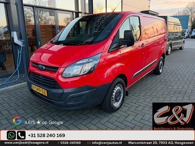 Rood Gebruikt 2017 Ford Transit Custom Van | € 5.950 (Goede deal)