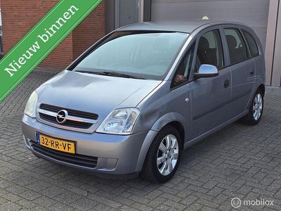 Grijs Gebruikt 2005 Opel Meriva MPV | € 1.245 (Goede deal)