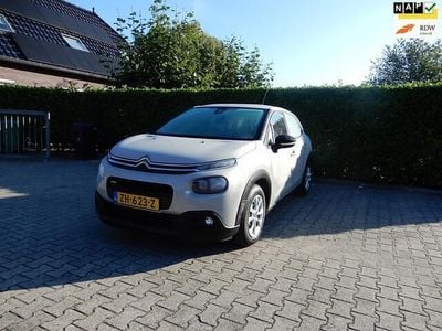 Geel Occasion 2017 Citroën C3 Feel Hatchback | € 7.250 (Eerlijke prijs)