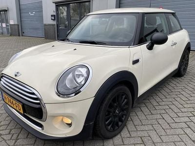 Wit Gebruikt 2017 Mini ONE Business Hatchback | € 14.500 (Eerlijke prijs)