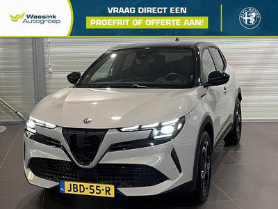 Grijs Occasion 2025 Alfa Romeo Junior Edizione Speciale SUV | € 35.940 (Duur)