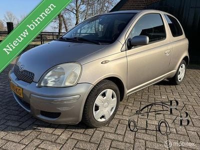 Grijs (metallic) Occasion 2005 Toyota Yaris Sol Hatchback | € 3.299 (Eerlijke prijs)