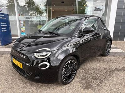 Zwart Occasion 2023 Fiat 500e La Prima Cabriolet | € 23.745 (Eerlijke prijs)