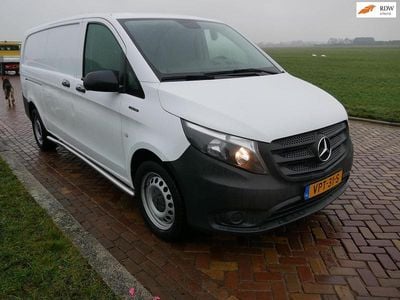 Wit Occasion 2022 Mercedes e-Vito MPV | € 10.599