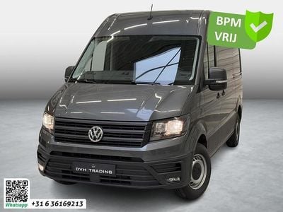 Grijs Occasion 2024 VW Crafter Highline Van | € 39.300 (Goede deal)
