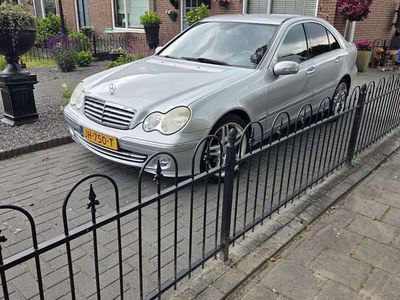 Mercedes C200