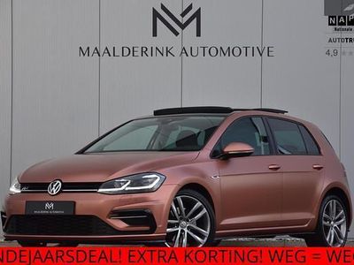 Roze Gebruikt 2019 VW Golf VII Highline Hatchback | € 22.940 (Eerlijke prijs)