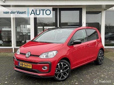 Rood Occasion 2017 VW up! high up! Hatchback | € 7.995 (Eerlijke prijs)