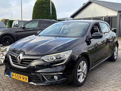 Zwart Gebruikt 2016 Renault Mégane IV Hatchback | € 8.450 (Eerlijke prijs)