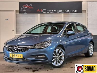 Blauw Gebruikt 2016 Opel Astra Edition Hatchback | € 9.995 (Goede deal)