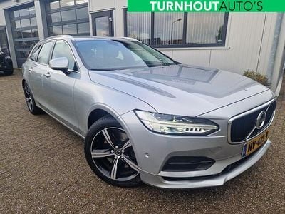 Grijs (metallic) Gebruikt 2017 Volvo V90 Momentum Stationwagen | € 23.745 (Eerlijke prijs)