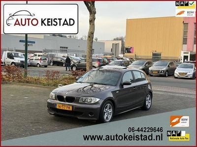 Bruin Gebruikt 2006 BMW 118 Hatchback | € 4.400 (Eerlijke prijs)
