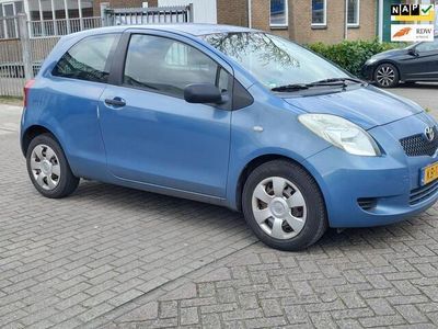 Blauw Gebruikt 2006 Toyota Yaris Hatchback | € 1.500 (Eerlijke prijs)