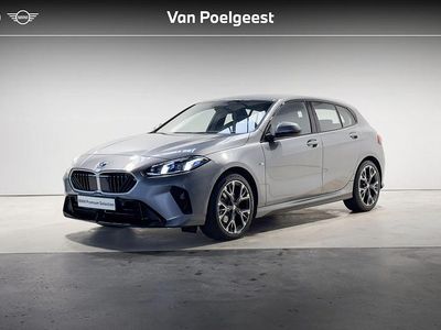 Grijs (metallic) Occasion 2025 BMW 120 Comfort Edition Hatchback | € 34.900 (Eerlijke prijs)