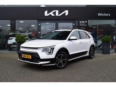Wit (parellak) Occasion 2024 Kia Niro SUV | € 32.400 (Eerlijke prijs)