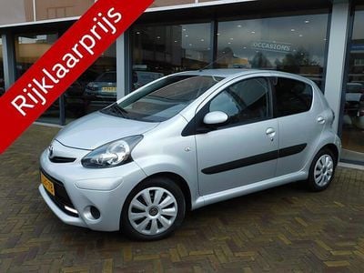 Occasion Toyota Aygo 68 PK (50 kW) 2013 Grijs Hatchback
