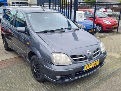 Nissan Almera Tino