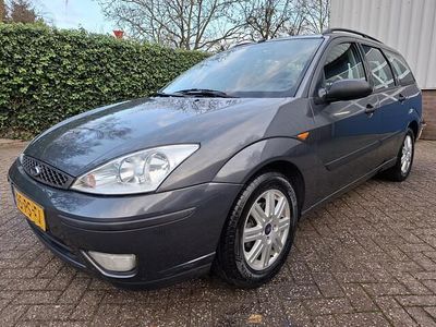 Grijs Gebruikt 2004 Ford Focus Stationwagen | € 1.695 (Eerlijke prijs)