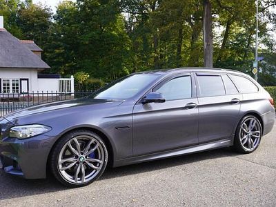 Grijs Gebruikt 2015 BMW 530 Executive Stationwagen | € 15.400 (Iets duurder)