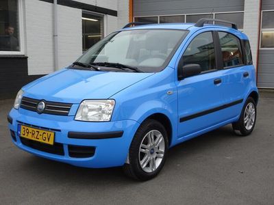 tweedehands Fiat Panda 1.2 SportSound Automatische airco, licht metalen velgen, elektrische ramen en centrale vergrendeling, winterbanden set, enz.