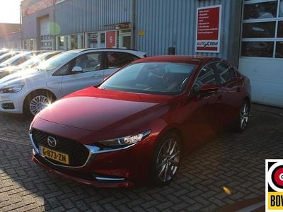 Rood Occasion 2019 Mazda 3 Comfort Sedan | € 13.900 (Eerlijke prijs)