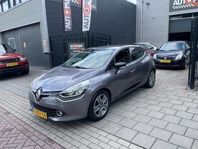 Grijs Gebruikt 2014 Renault Clio IV Night&Day Hatchback | € 3.999 (Eerlijke prijs)