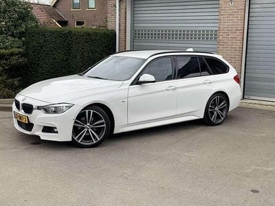 Wit Gebruikt 2017 BMW 320 Executive Stationwagen | € 13.000 (Eerlijke prijs)