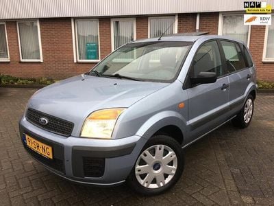 Occasion Ford Fusion Trend 80 PK (58 kW) 2006 Grijs MPV