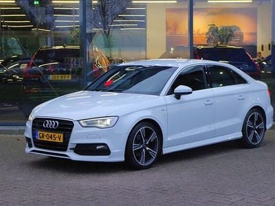 Wit Occasion 2015 Audi A3 S-Line Sedan | € 13.250 (Eerlijke prijs)