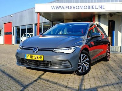 Grijs (metallic) Occasion 2021 VW Golf VII Style Hatchback | € 22.950 (Super prijs)