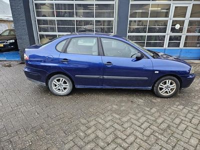 Blauw (metallic) Gebruikt 2003 Seat Cordoba Stella Sedan | € 1.850 (Duur)