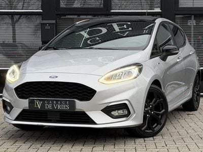 Zwart (metallic) Gebruikt 2020 Ford Fiesta ST-Line Hatchback | € 13.900 (Goede deal)