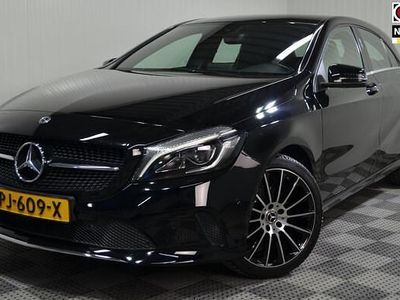 Zwart Gebruikt 2017 Mercedes A160 Ambition Hatchback | € 13.250 (Eerlijke prijs)