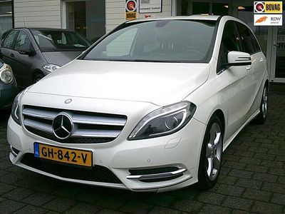 Occasion Mercedes B180 Prestige 122 PK (89 kW) 2014 Wit MPV