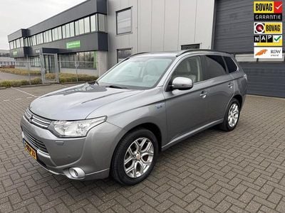 Grijs Occasion 2014 Mitsubishi Outlander P-HEV Instyle SUV | € 13.999 (Iets duurder)