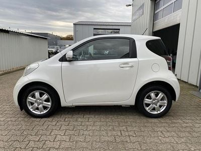 Wit (metallic) Gebruikt 2009 Toyota iQ Comfort Hatchback | € 3.450 (Eerlijke prijs)