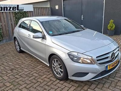 Grijs (metallic) Gebruikt 2013 Mercedes A180 Prestige Hatchback | € 11.795 (Goede deal)