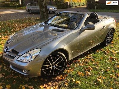 Grijs (metallic) Gebruikt 2010 Mercedes SLK300 Cabriolet | € 11.500