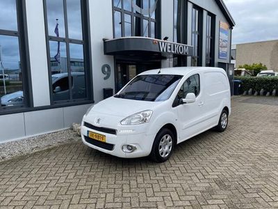 tweedehands Peugeot Partner 1.6 E-HDI NavTeq 3-pers Airco PDC Navi Schuifd