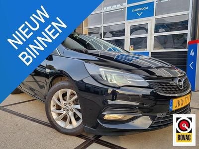 Zwart Gebruikt 2022 Opel Astra Elegance Stationwagen | € 14.950 (Goede deal)