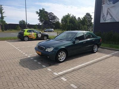 Mercedes C200