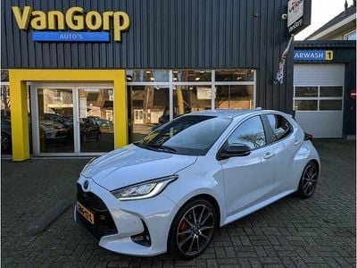 Grijs Occasion 2022 Toyota Yaris Sport Hatchback | € 24.995 (Eerlijke prijs)