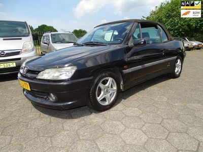 Groen Occasion 1998 Peugeot 306 Cabriolet | € 1.950