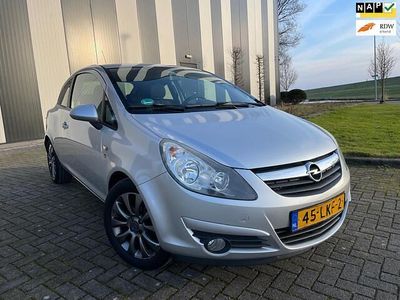 Grijs Occasion 2010 Opel Corsa Edition Hatchback | € 2.450 (Eerlijke prijs)