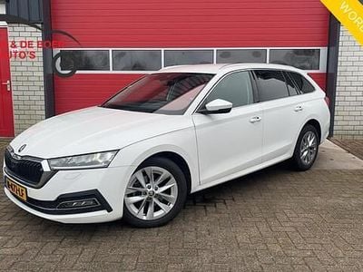 Wit Occasion 2021 Skoda Octavia Business Line Stationwagen | € 14.888 (Goede deal)