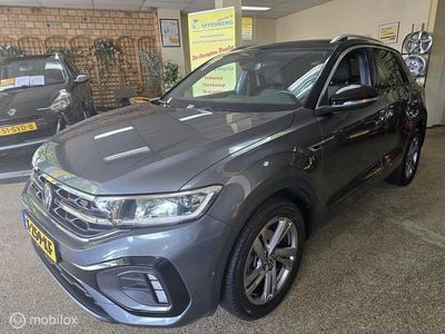 Grijs Gebruikt 2023 VW T-Roc R-line SUV | € 31.995 (Eerlijke prijs)