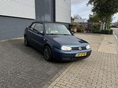 Blauw Occasion 2001 VW Golf Highline Cabriolet | € 5.349 (Duur)