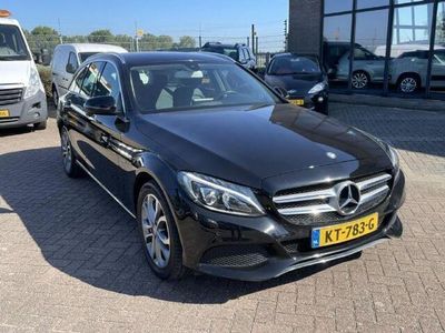 tweedehands Mercedes E350 C-KLASSE EstateLease Edition Automaat, 279PK, 1E EIG, NAP, BOVAG GARANTIE! Bluetooth, Camera, Cruise/Climate control, Dakrails, LED, Leder/Stof, LMV 17'', Navi, PDC, Stoelverwarming.